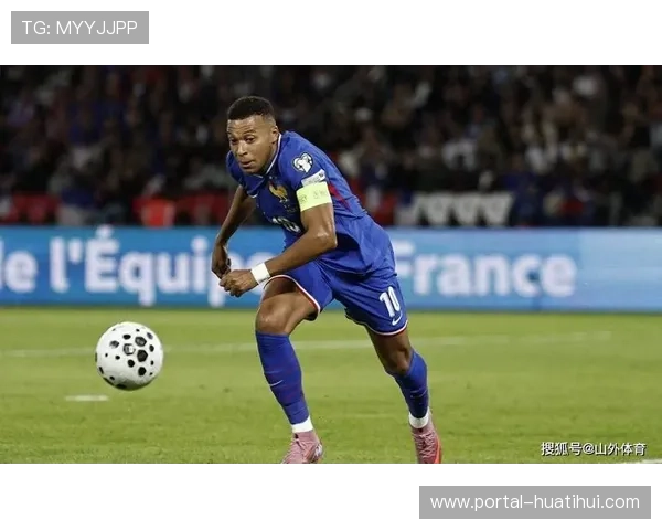 姆巴佩闪耀贡献一传一射助法国三球完胜却在激烈拼抢中意外受伤